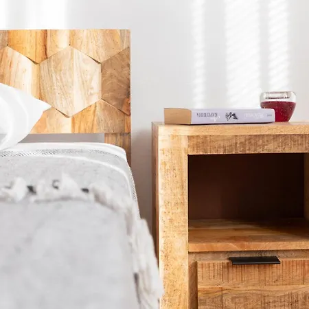 константин и елена - гр. بيت للعطل